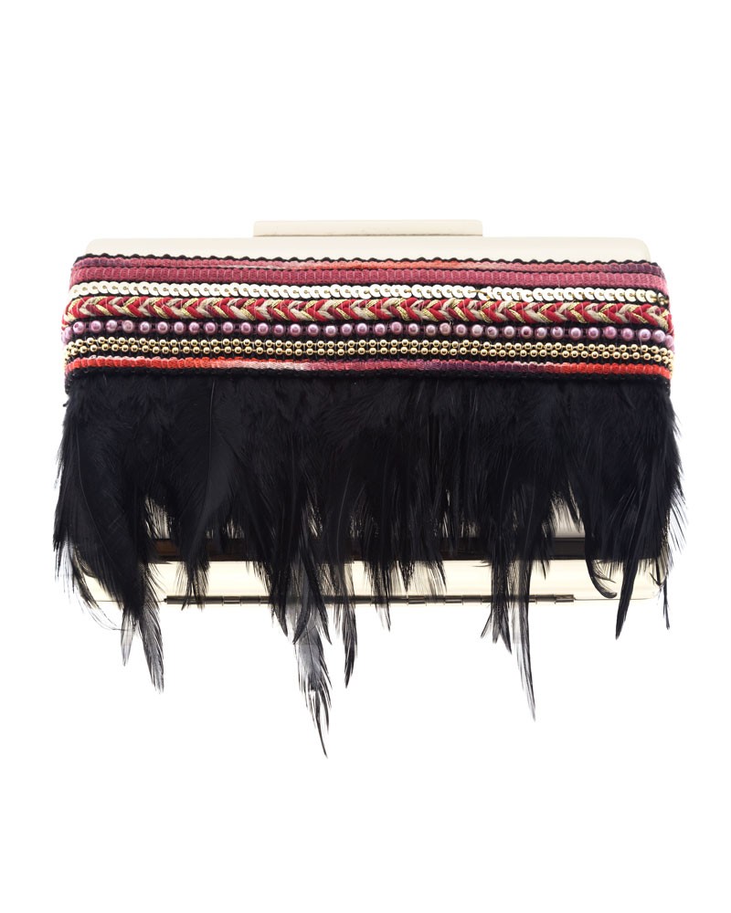 clutch dorado fiesta plumas negras pasamaneria roja invitada nochevieja boda apparentia