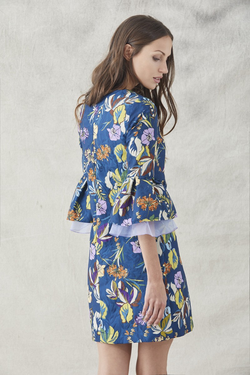 vestido jacquard corto con volante en la manga color malva estampado con flores blanco amarillo marron mostaza de apparentia