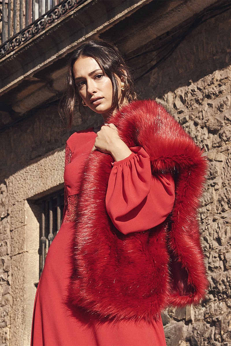 estola de pelo para invitadas de bodas color rojo eventos complemento ideal nochevieja fiestas apparentia