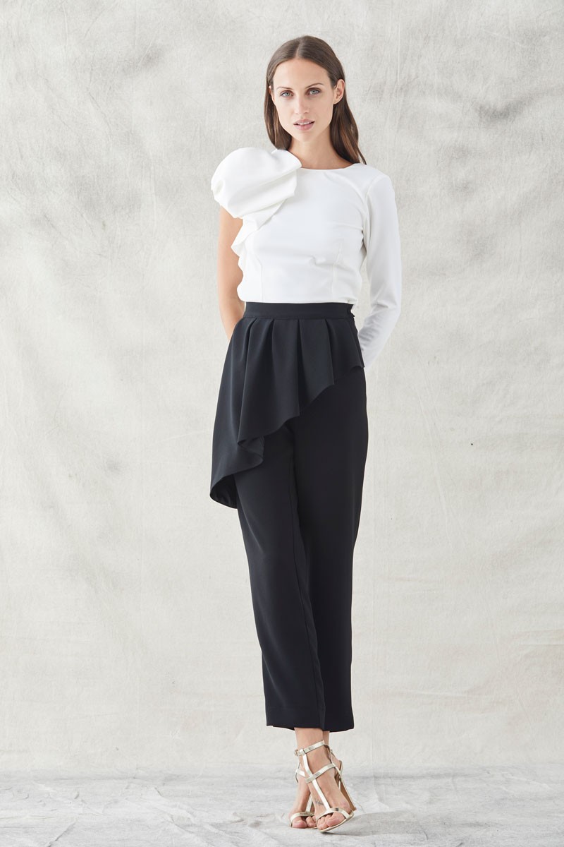 comprar online pantalon pitillo color negro con peplum en cintura de vestir invitadas de bodas comuniones bautizos apparentia