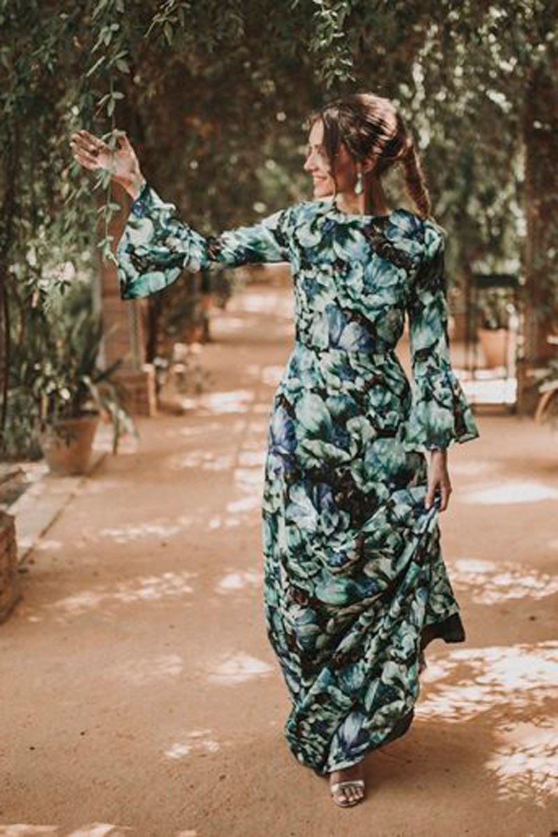 vestido largo con manga larga con volantes escote en la espalda con lazada de terciopelo