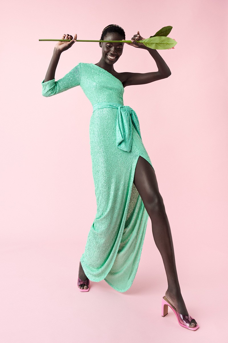 Vestido largo asimétrico con abertura en la falda de lentejuelas aguamarina para invitadas boda fiesta