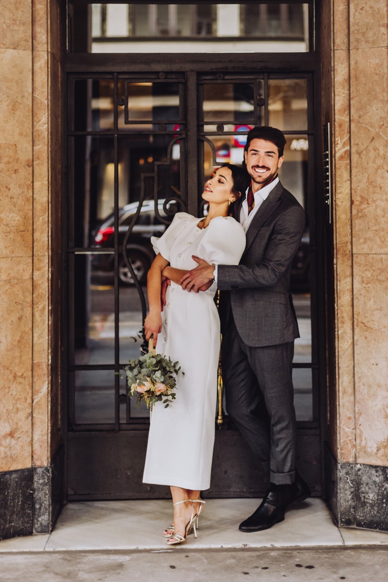 comprar Vestido de pique blanco con boton joya y manga abullonada para novia civil, mama de bautizo o comunion