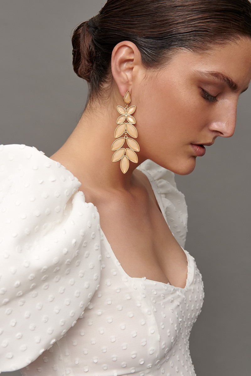 comprar vestido plumetti blanco con mangas abullonadas y volante para invitadas boda verano 2021