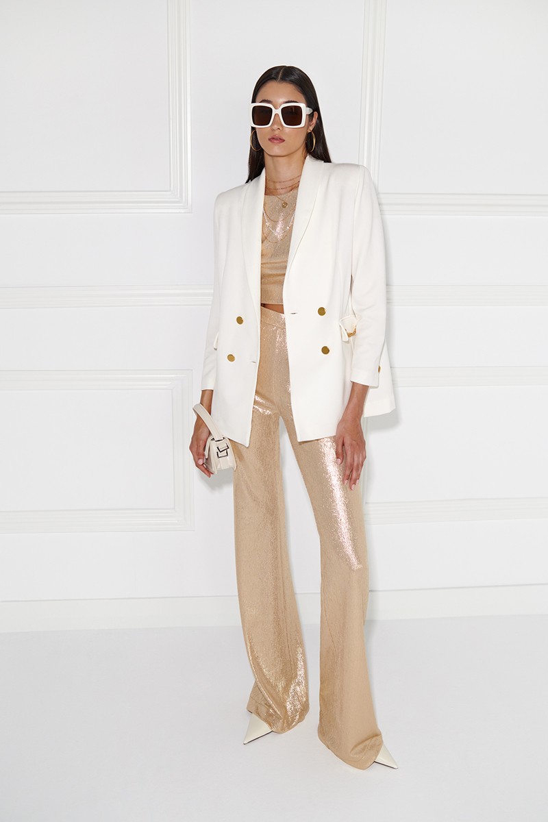 comprar chaqueta americana blanca con cadena dorada para invitadas fiesta coctel navidad nochevieja