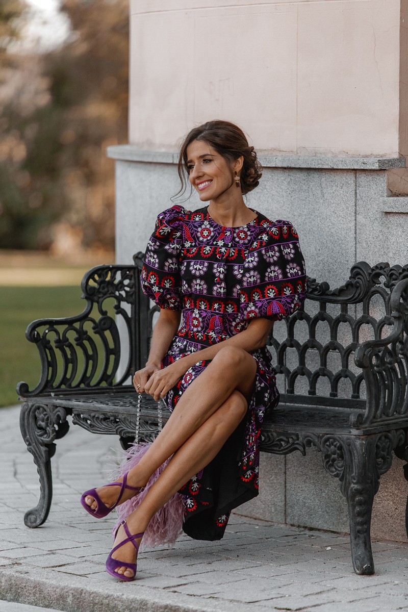 comprar online vestido de boda confeccionado en tejido de crepe negro con bordados para invitada , bautizo, comunion, fiesta