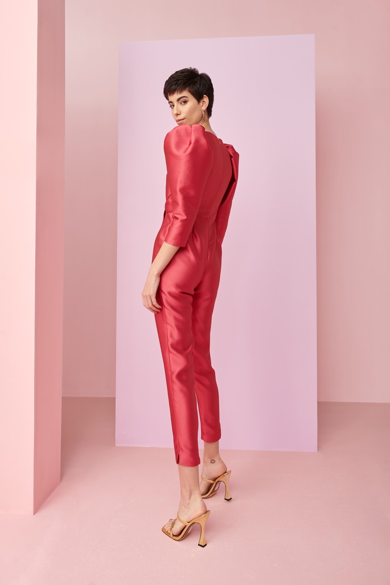 comprar online Mono de jacquard coral con manga jamon, pantalon estrecho y lazada en cintura para invitadas boda verano, graduacion o comunion