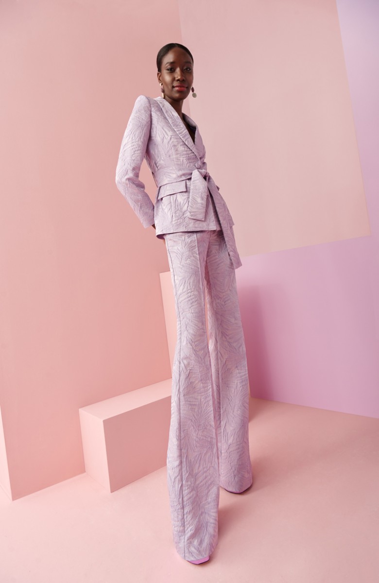 comprar online traje de chaqueta y pantalon en jacquard brocado lila Blazer con cuello esmoquin y cinturon para boda, invitada, fiesta, celebracion, coctel, comunion