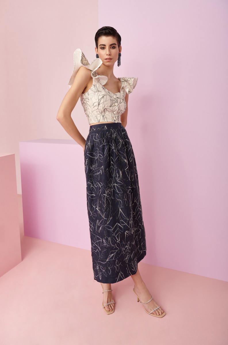 comprar online falda de lino bordado y top corto beige con volantes roto para invitadas a boda de dia, bautizo, comunion, fiesta, verano