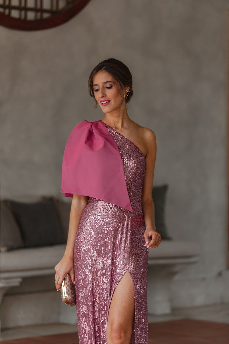 comprar vestido de lentejuelas largo con escote asimetrico falda con abertura y lazo de tafeta para invitada a boda de noche o fiesta