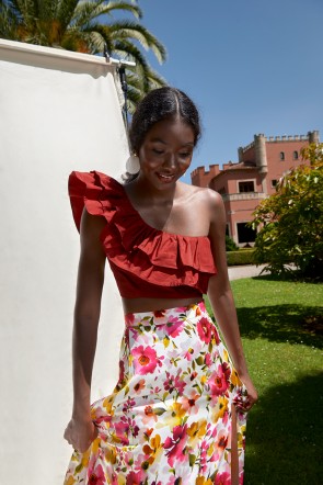  top de fiesta corto asimetrico con doble volante en  tafeta burdeos para invitadas a bodas de verano, bautizo, comunion, shoponline, apparentia