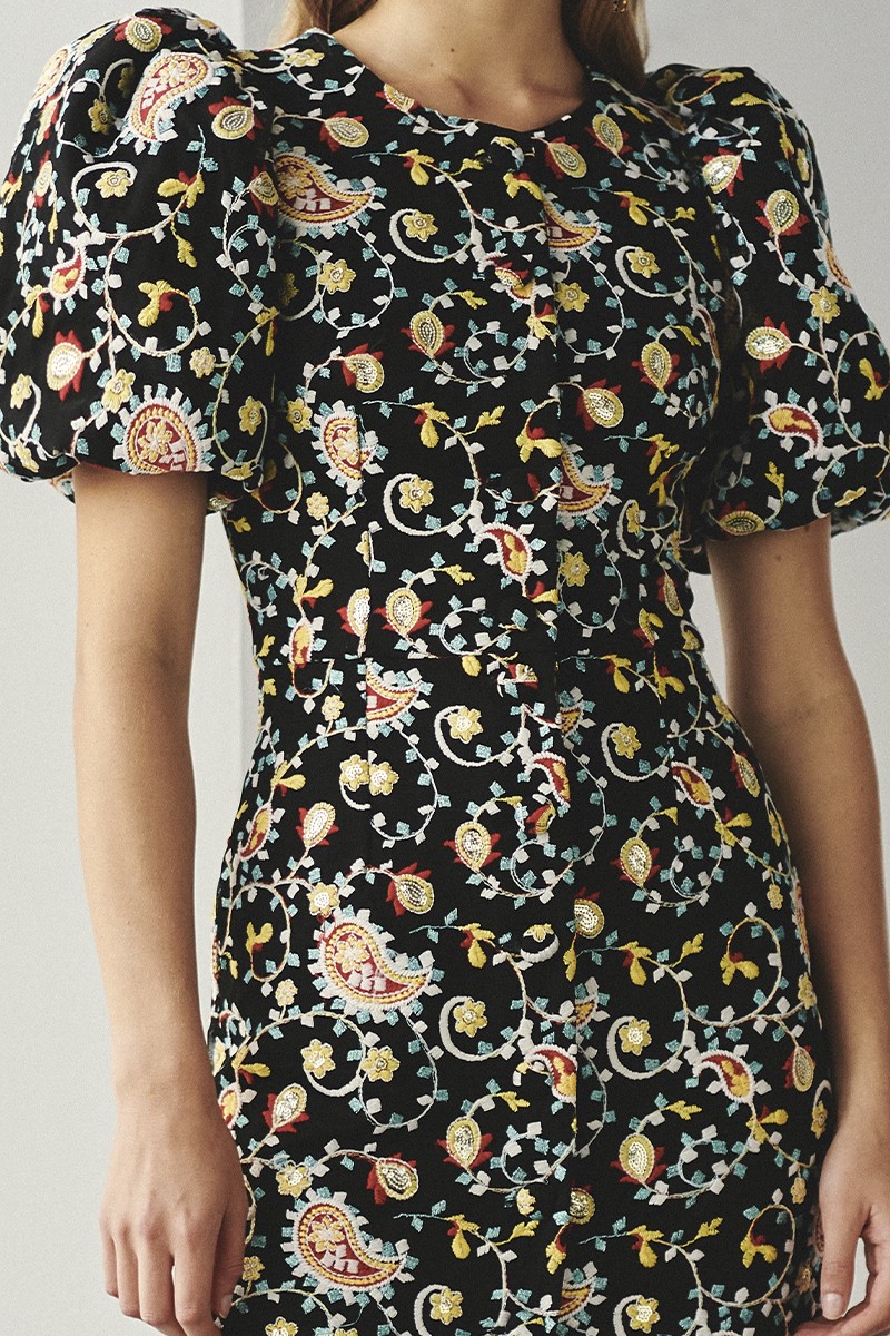 shop online vestido de fiesta confeccionado en tejido de crepe negro con bordados para invitada a boda, bautizo, comunion, fiesta, evento