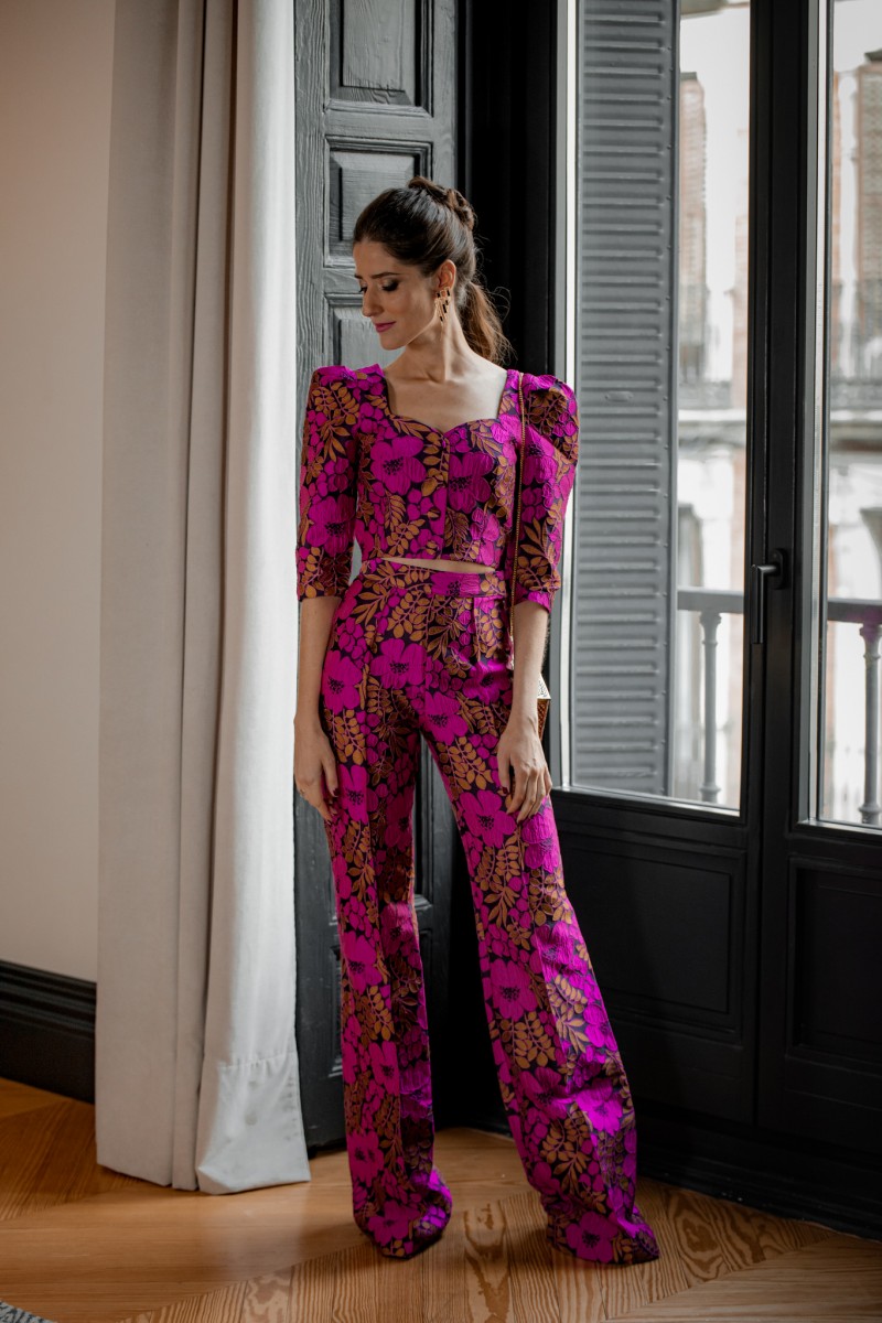 compra online conjunto jacquard de flores de top escote corazon manga francesa y pantalon para invitada evento boda, fiesta, salir con amigos, fondo de armario invitada perfecta