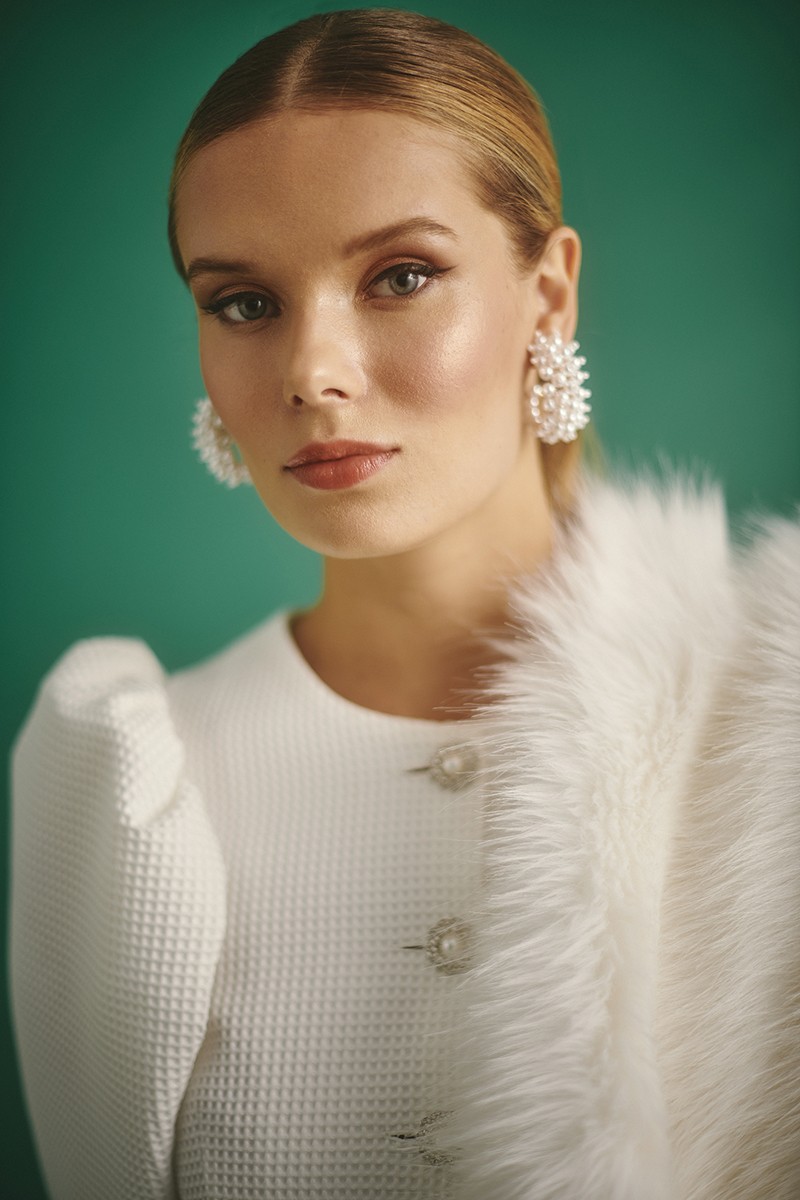 comprar vestido de novia pique blanco con pelum y boton joya con falda recta midi para boda civil, intima, mama de bautizo, comunion, evento