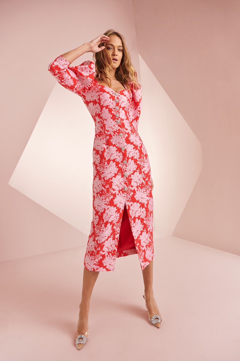 vestido de invitada jacquard rojo y rosa para invitadas a boda de dia, graduacion, evento, comunion, compra online, botones joya, jacquard flores