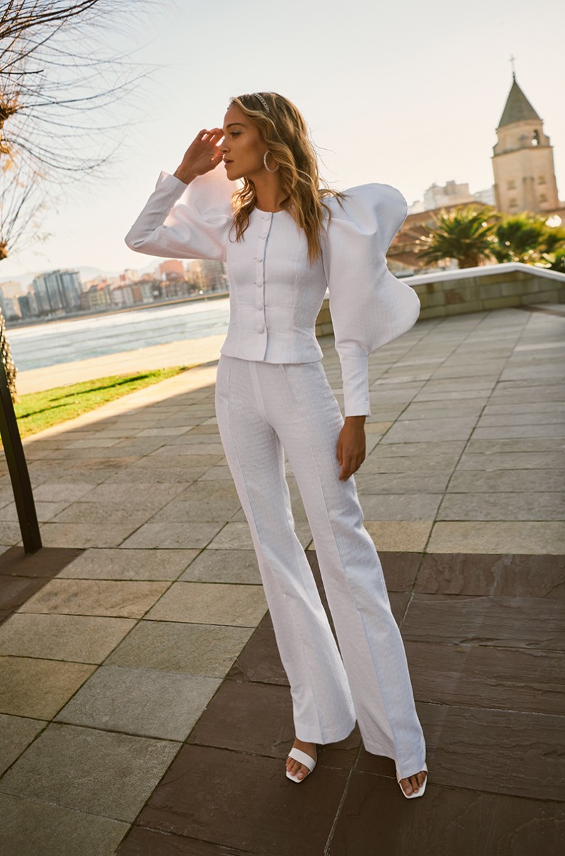 comprar pantalon plumetti blanco para novia civil para novia civil, madre de bautizo o comunion de apparentia, conjunto, pantalon plumetti blanco, novia 2023, novia primavera, novia verano