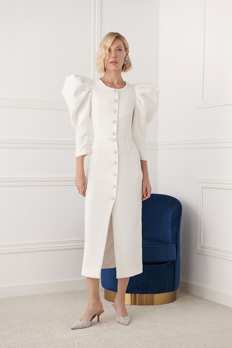 comprar Vestido de novia civil con mangas abullonadas volumen y botones joya en tejido brocado blanco ideal para invitadas, bautizo, comunion, boda, fiesta, evento, coctel,