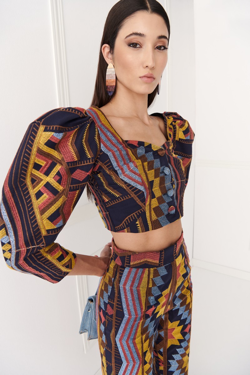 top etnico corto con escote corazon y manga jamon con botones forrados para invitada de boda, mama de comunion, mama de bautizo, fiesta, evento