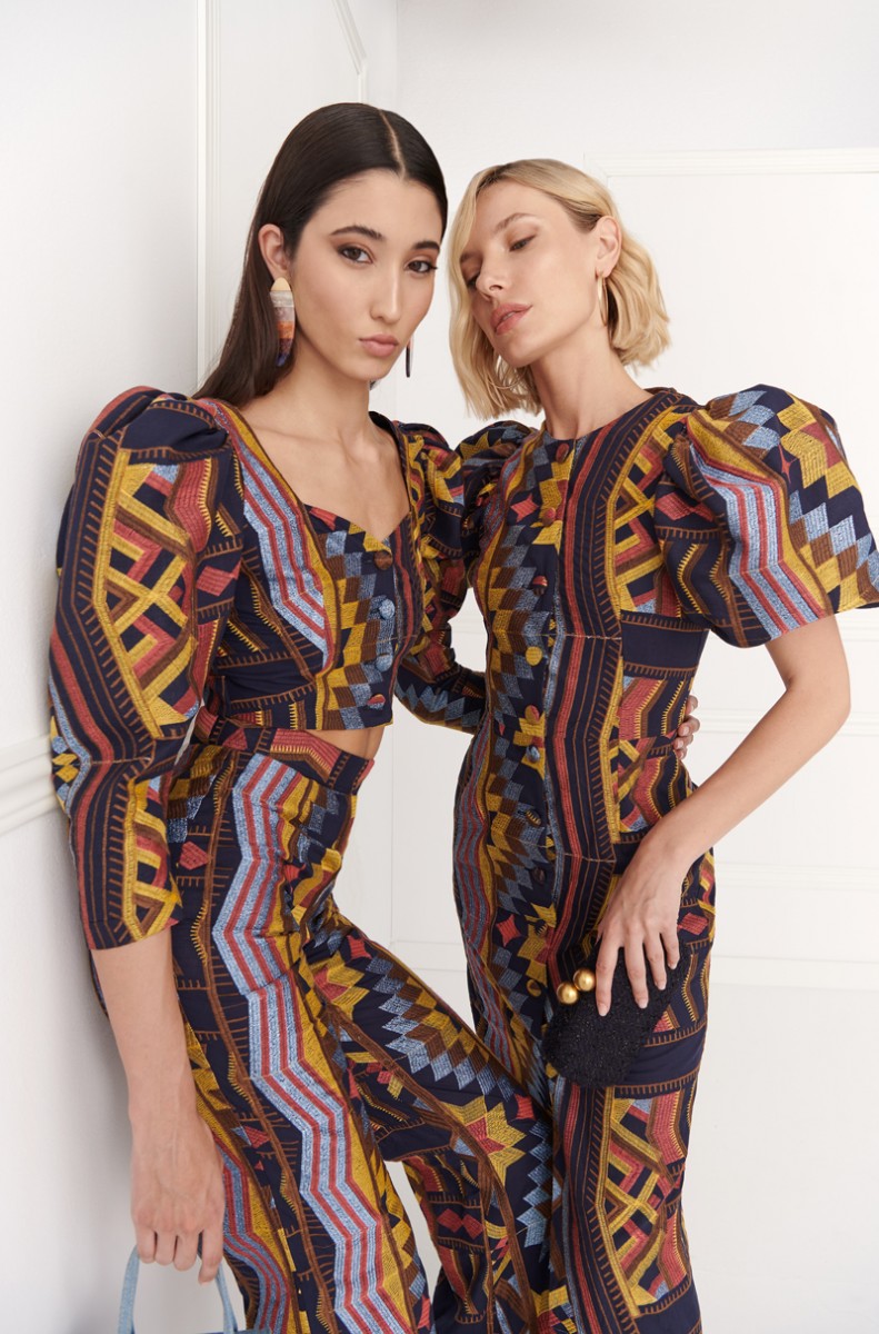 top con escote corazon y manga jamon con botones forrados para invitada de boda, mama de comunion, mama de bautizo, fiesta, evento