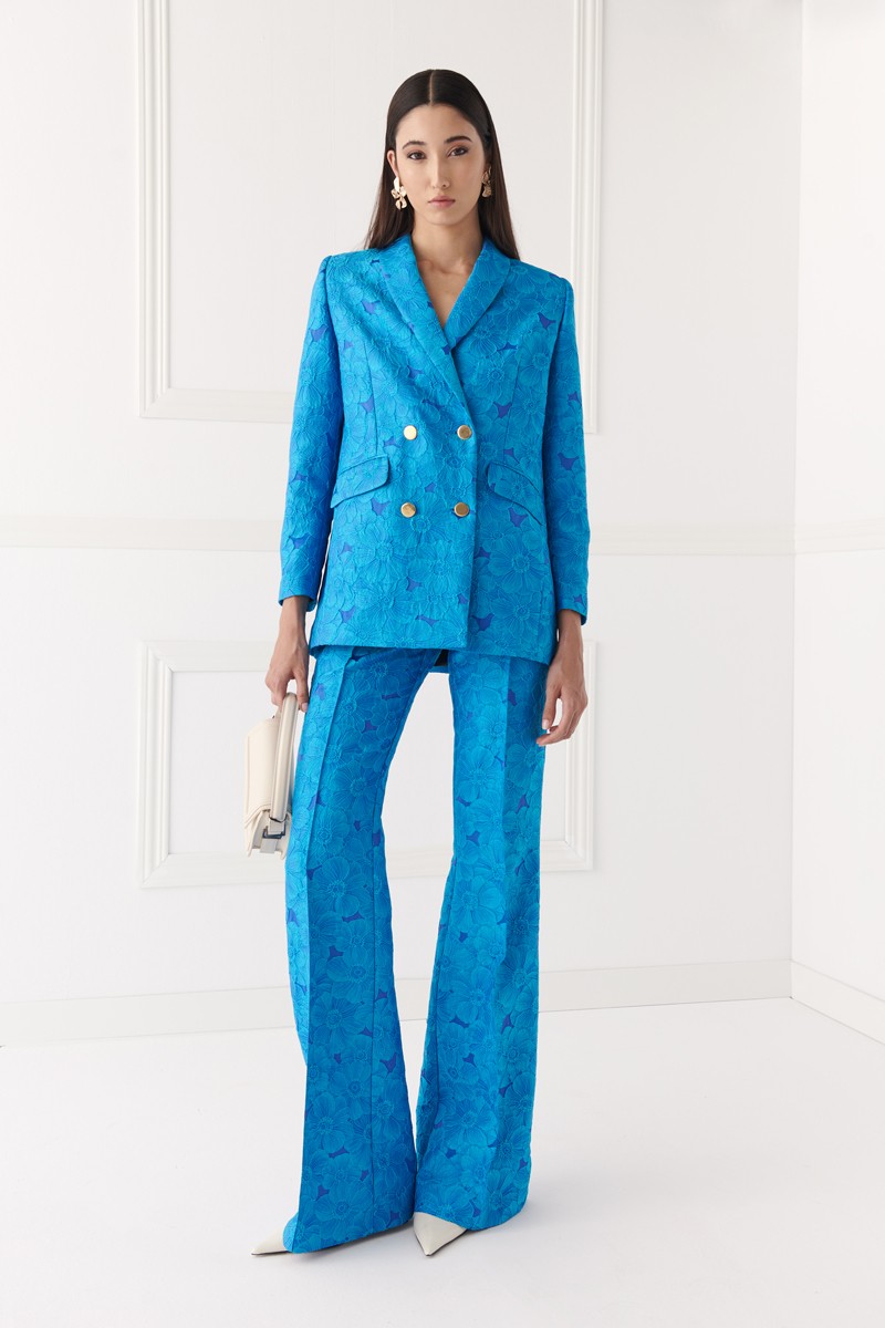 comprar online traje chaqueta jacquard brocado azul de flores en relieve para inivtadas a bodas, fiesta, madrina, evento online