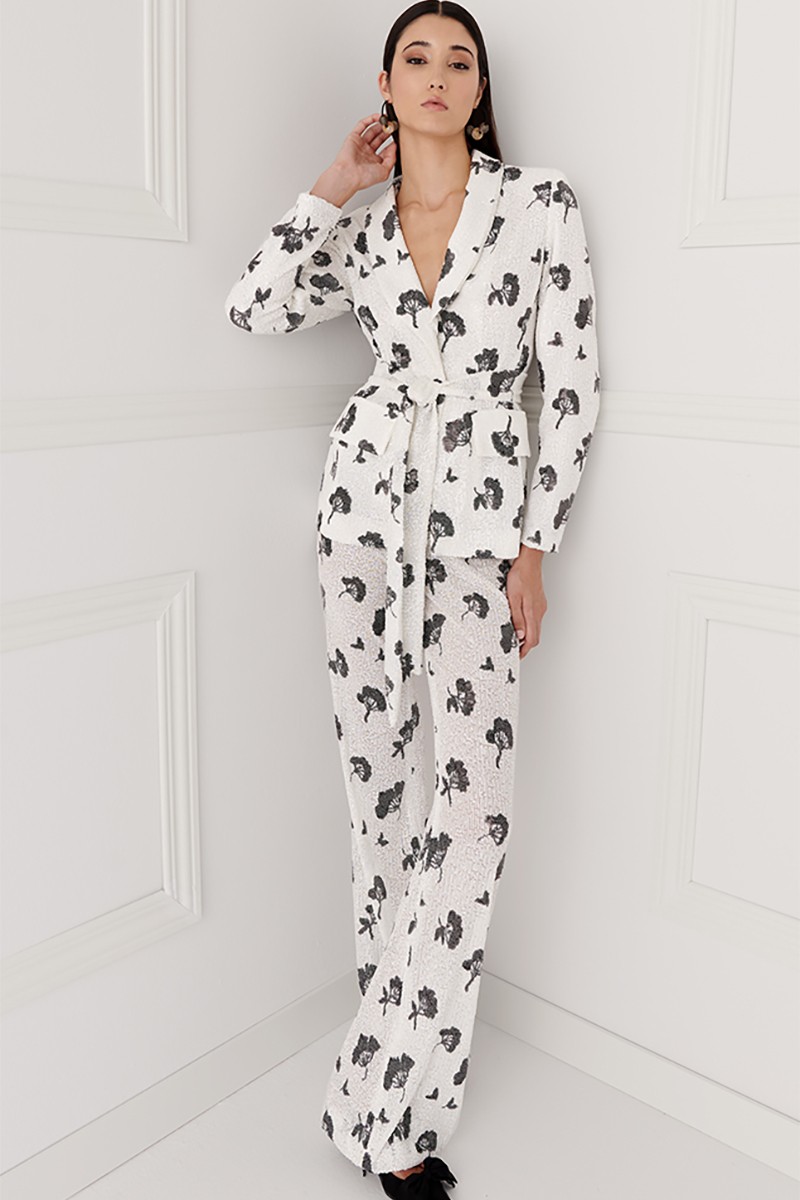 traje chaqueta lentejuelas blanca y negra con cinturon para invitada a evento, fiesta, nochevieja, shoponlne, boda, coctel, apparentia online