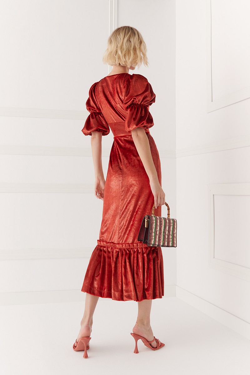 Vestido de fiesta de terciopelo teja con falda midi con volante invitadas boda