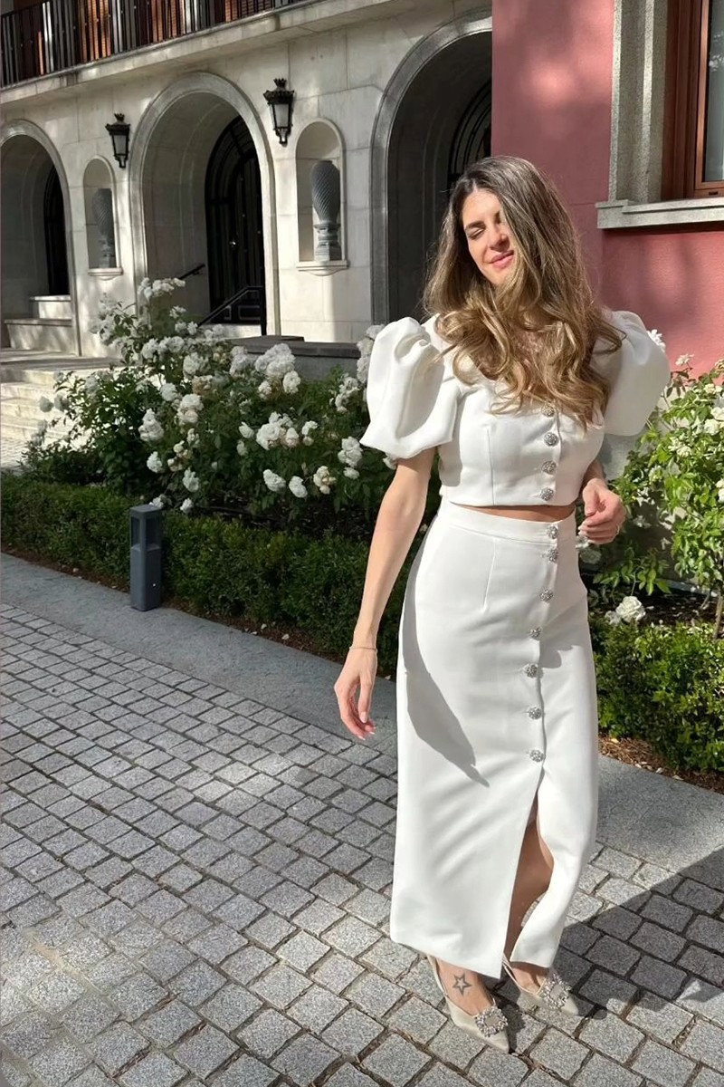  conjunto corto en blanco con manga jamon, escote corazon y botones joya para invitada  boda, fiesta, boda, bautizo, comunion, evento