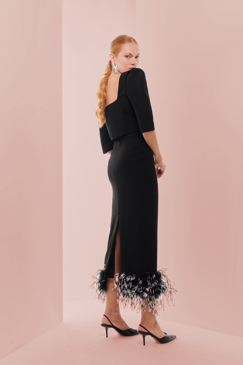 Conjunto de falda y top negro con manga francesa, escote corazon y botones joya para invitada boda invierno, evento, comunion, fiesta, navidad, shoponline