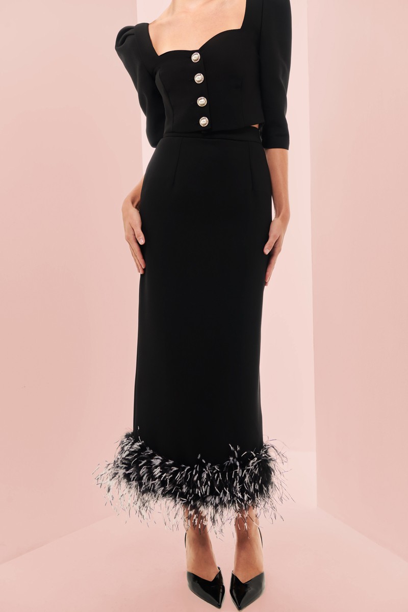 comprar online Conjunto de falda y top corto negro con manga francesa, escote corazon y botones joya para invitada boda invierno, evento, comunion, fiesta, navidad, shoponline