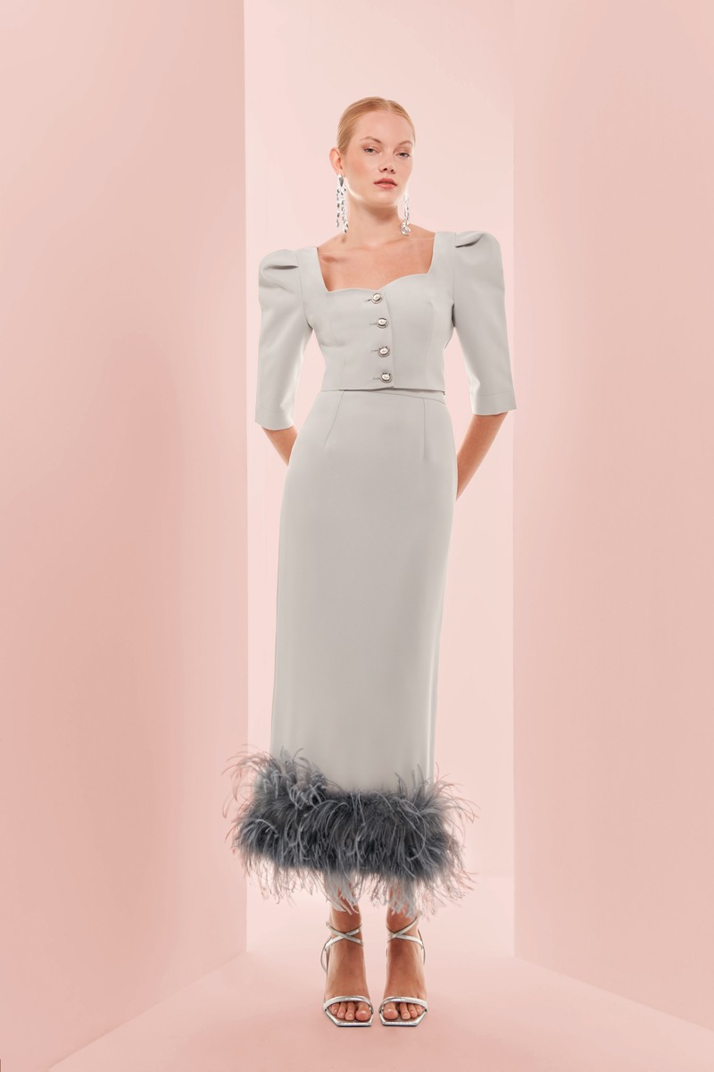 Conjunto de falda y top gris con manga francesa, escote corazon y botones joya para invitada boda invierno, evento, comunion, fiesta, navidad, shoponline