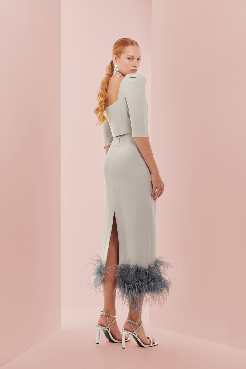 comprar online Conjunto de falda y top corto gris con manga francesa, escote corazon y botones joya para invitada boda invierno, evento, comunion, fiesta, navidad, shoponline