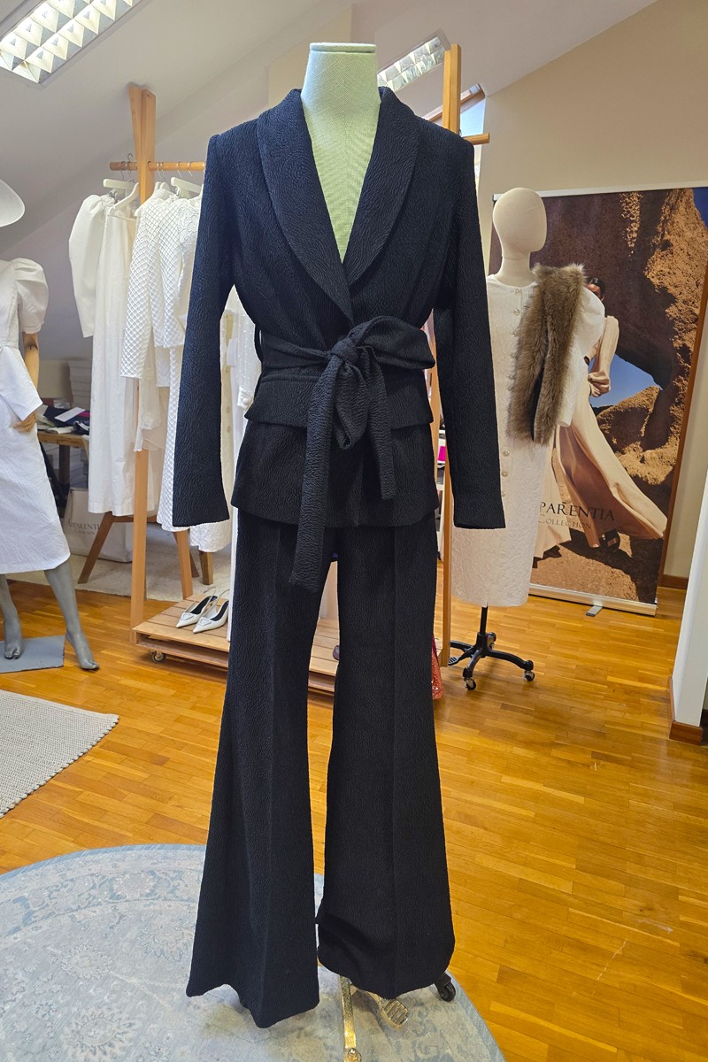 comprar conjunto de chaqueta y pantalón brocado color negro para eventos de noche o invierno, nochevieja y navidad