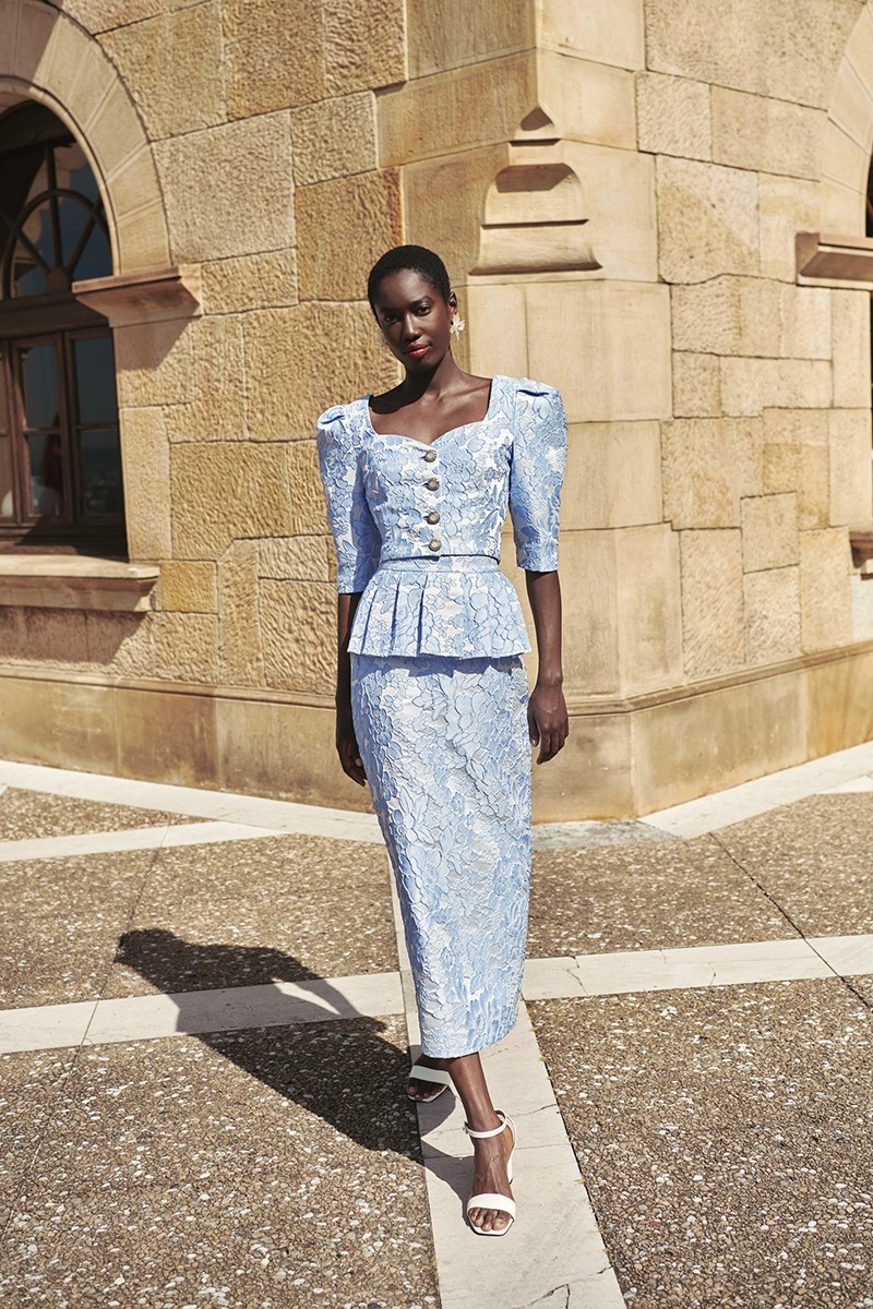 Top joya brocado azul claro con manga francesa escote corazon invitada boda