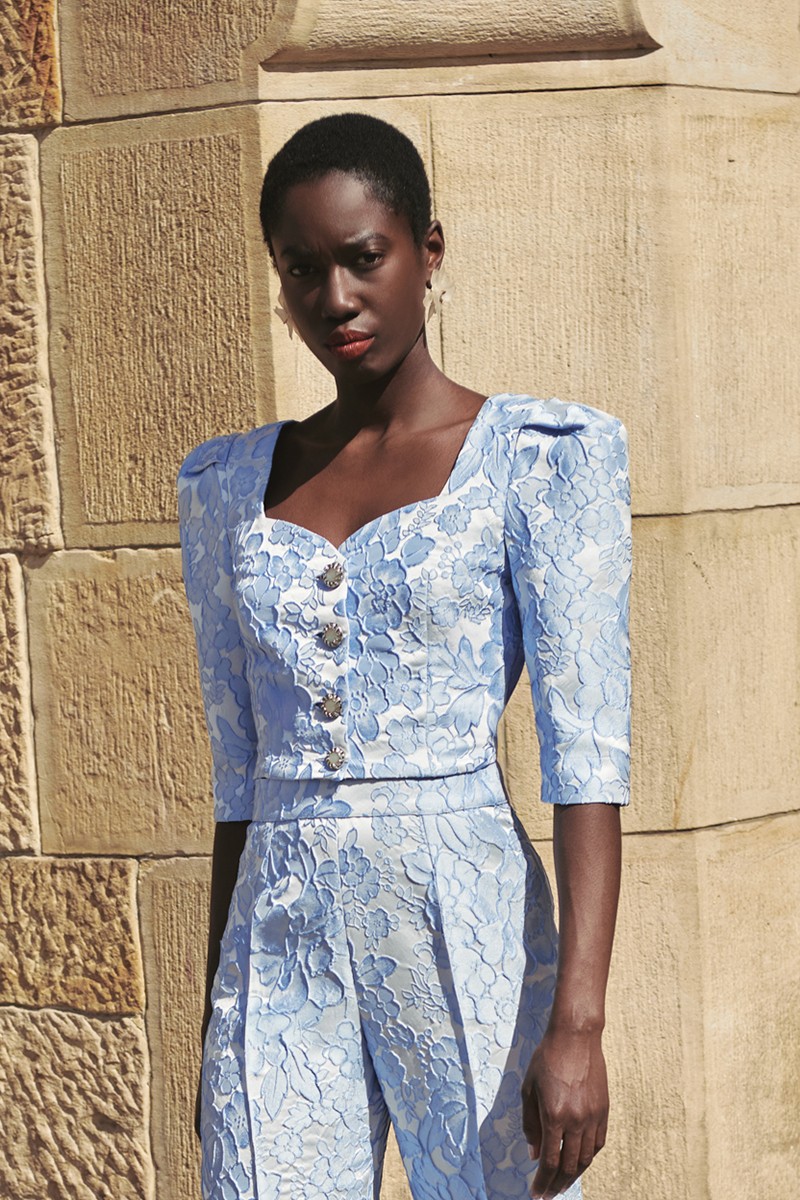 Top joya brocado azul claro con manga francesa escote corazon invitada boda mama de comunion o bautizo