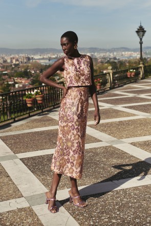 Falda de fiesta con gasa lentejuelas geometricas en tonos melocoton, dorado y morado, para invitadas a boda de dia, noche, bautizo, comunion, graduacion, navidad, shoponline, apparentia, confirmacion, boda 