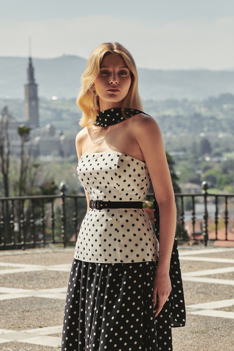 comprar corsé en crepe de lunares blanco y negro invitada conjunto para boda de primavera verano, graduación o feria de abril