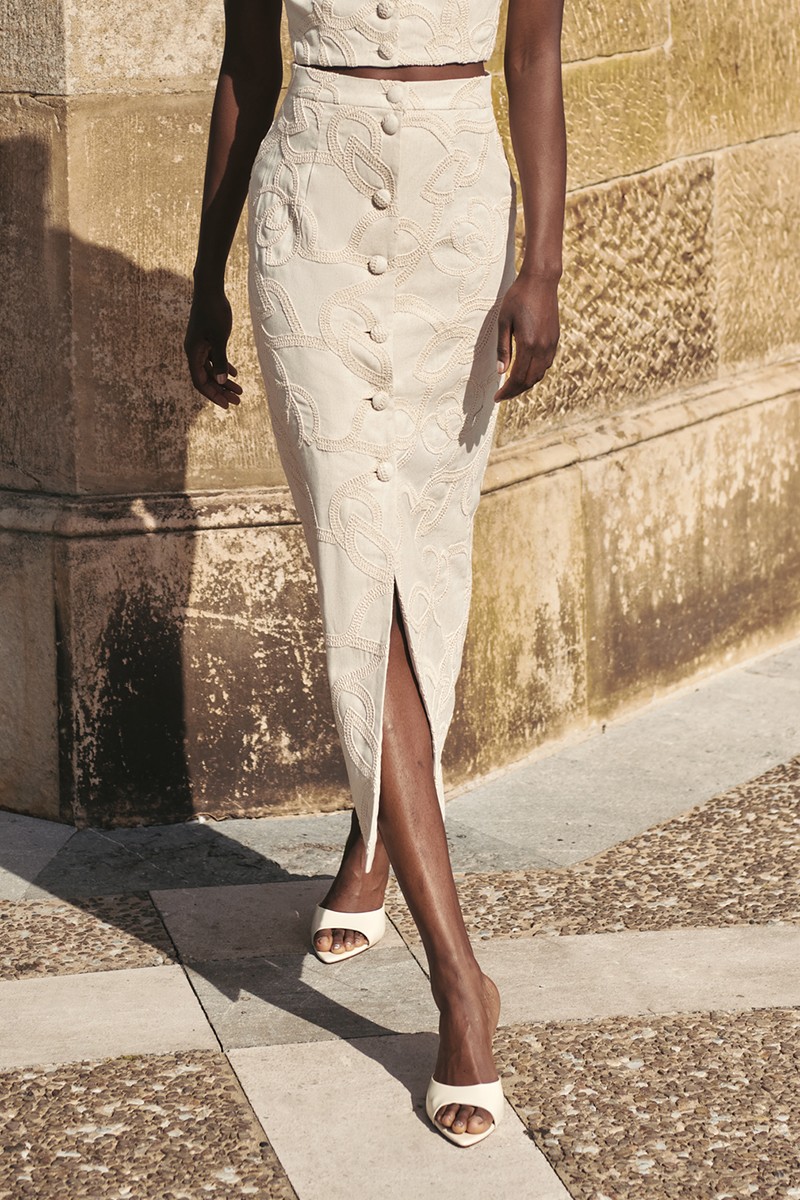 comprar falda recta botones en tejido de lino beige con dibujo bordado relieve, para invitada fiesta, boda, evento, mamá de comunion comprar online