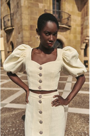 Top en chanel blanco roto con mangas abullonadas y botones joya en tejido chanel blanco mama de bautizo o comunion, novia civil, shoponline, Top en tweed blanco roto con mangas abullonadas y botones joya en tejido chanel blanco mama de bautizo o comu