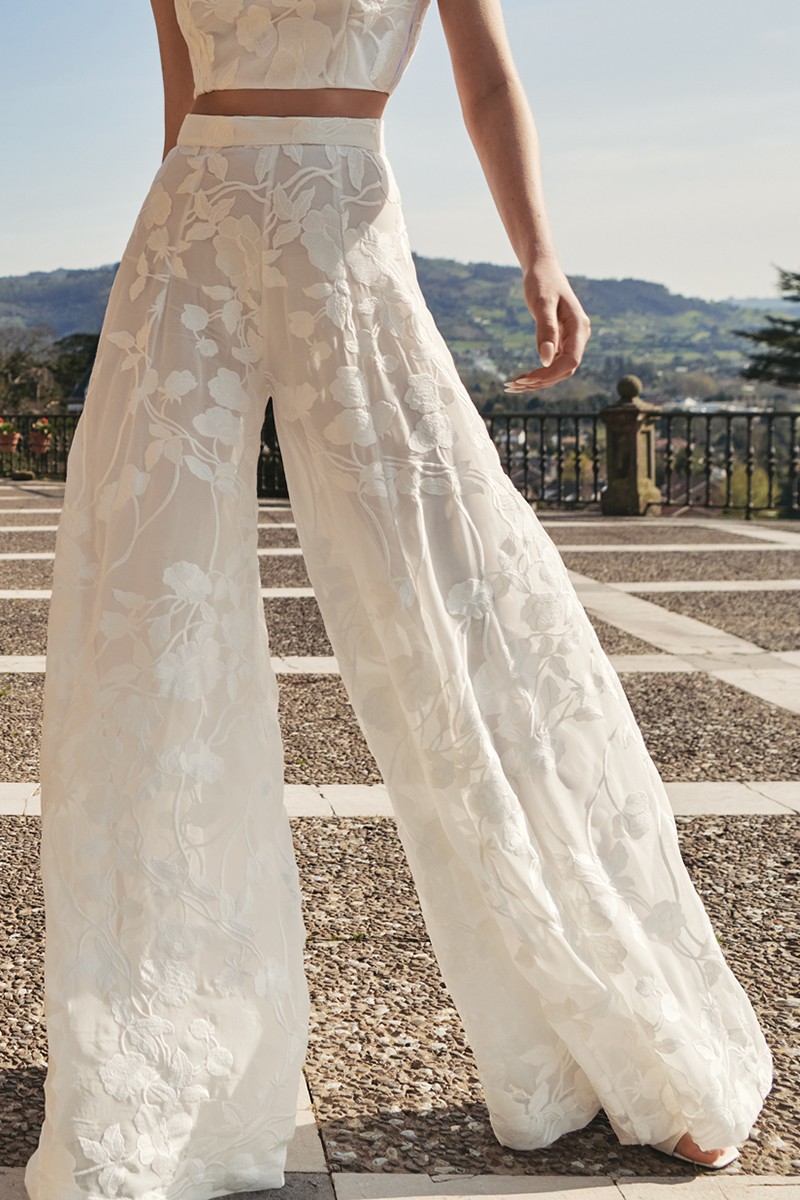 pantalon ancho de gasa bordada blanca para invitada evento, novia civil, fiesta blanca, ibicenca, bohochic
