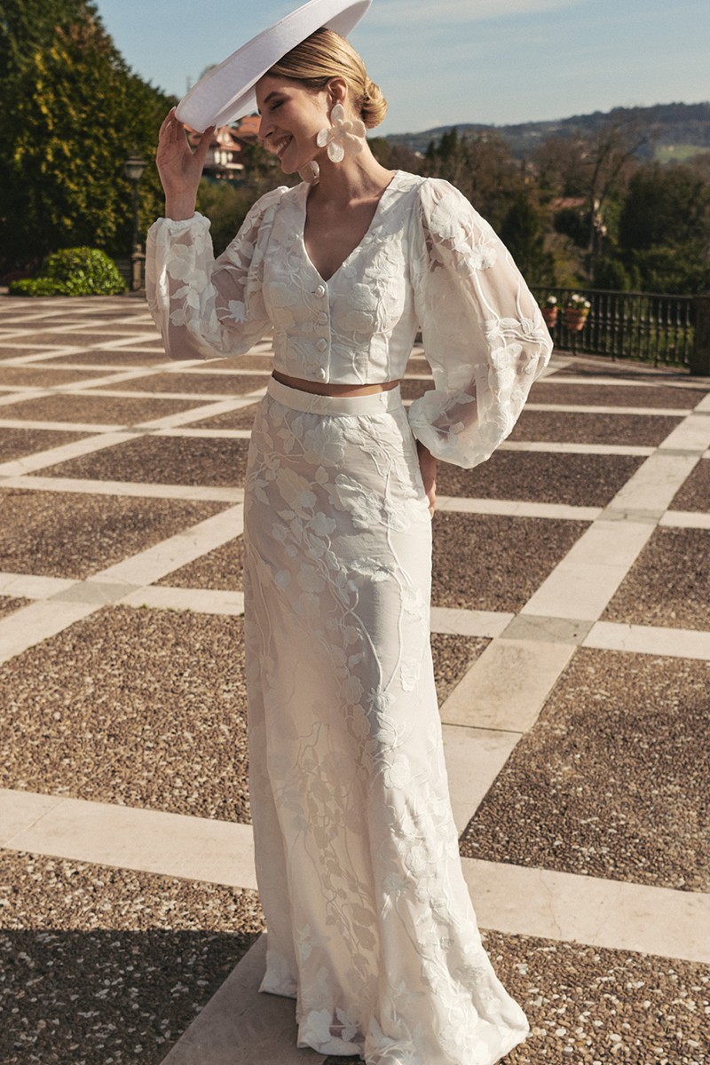 Comprar top en gasa blanca bordada con mangas ablusonada transparente, escote en pico y botones forradas para novia, boda, evento