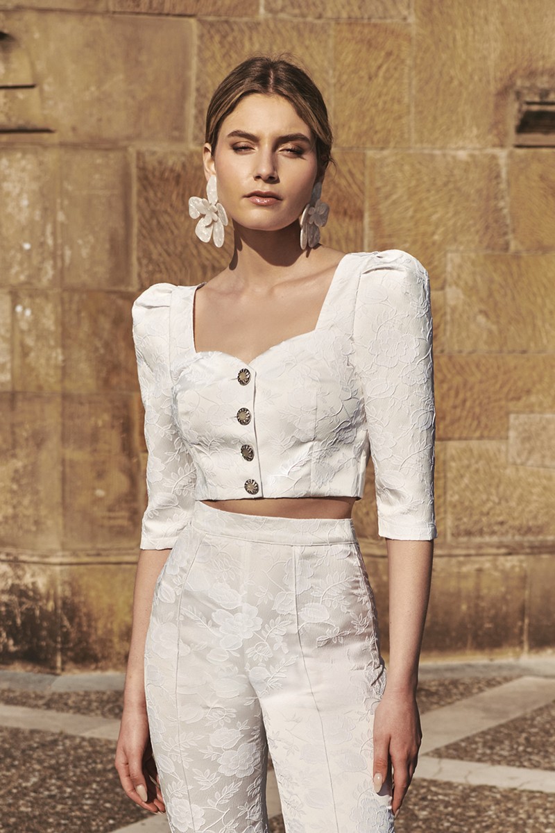 comprar top corto en jacquard brocado flores blanco joya con escote corazon para mama de comunion, bautizo para novia civil o boda informal