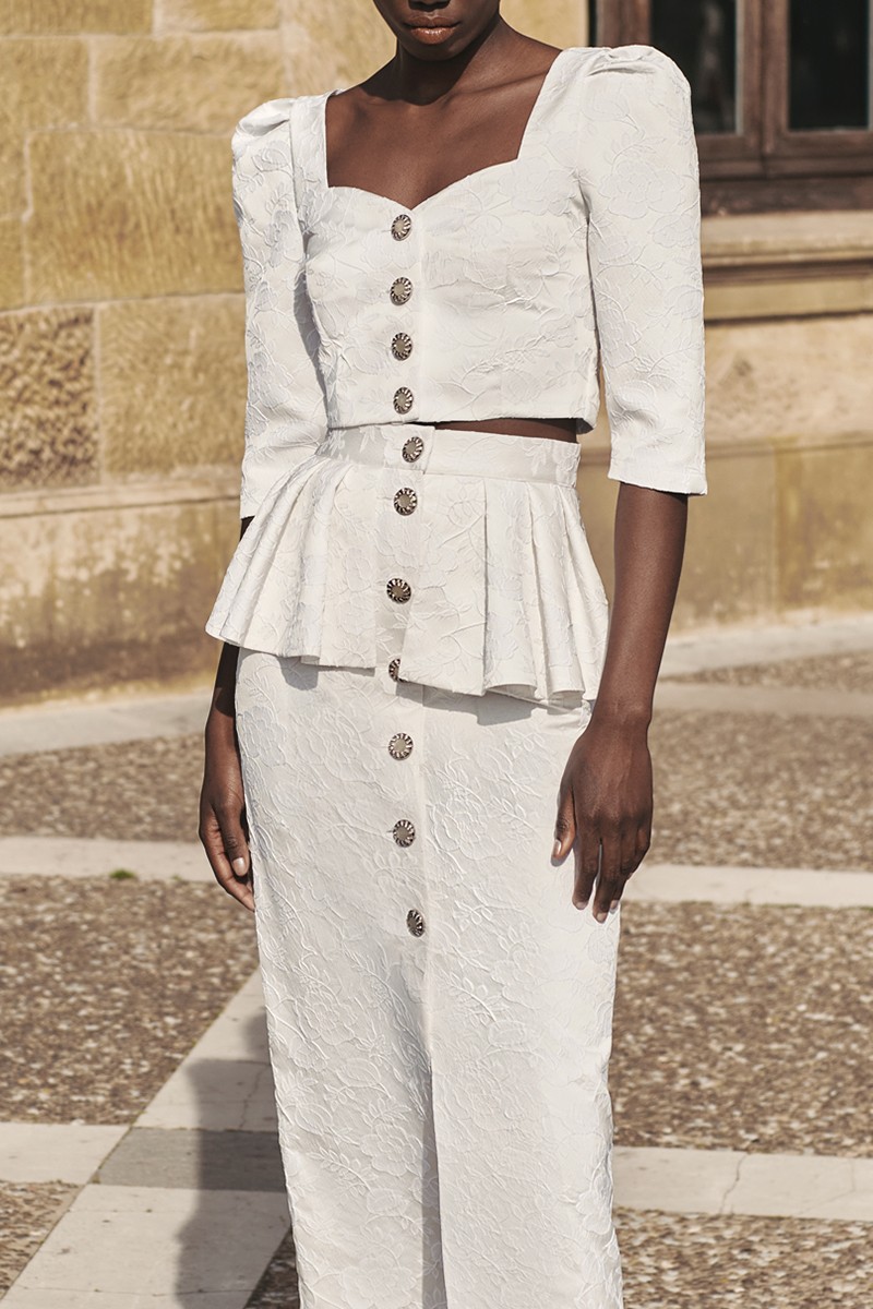 top corto en jacquard brocado flores blanco joya con escote corazon para mama de comunion, bautizo para novia civil o boda informal