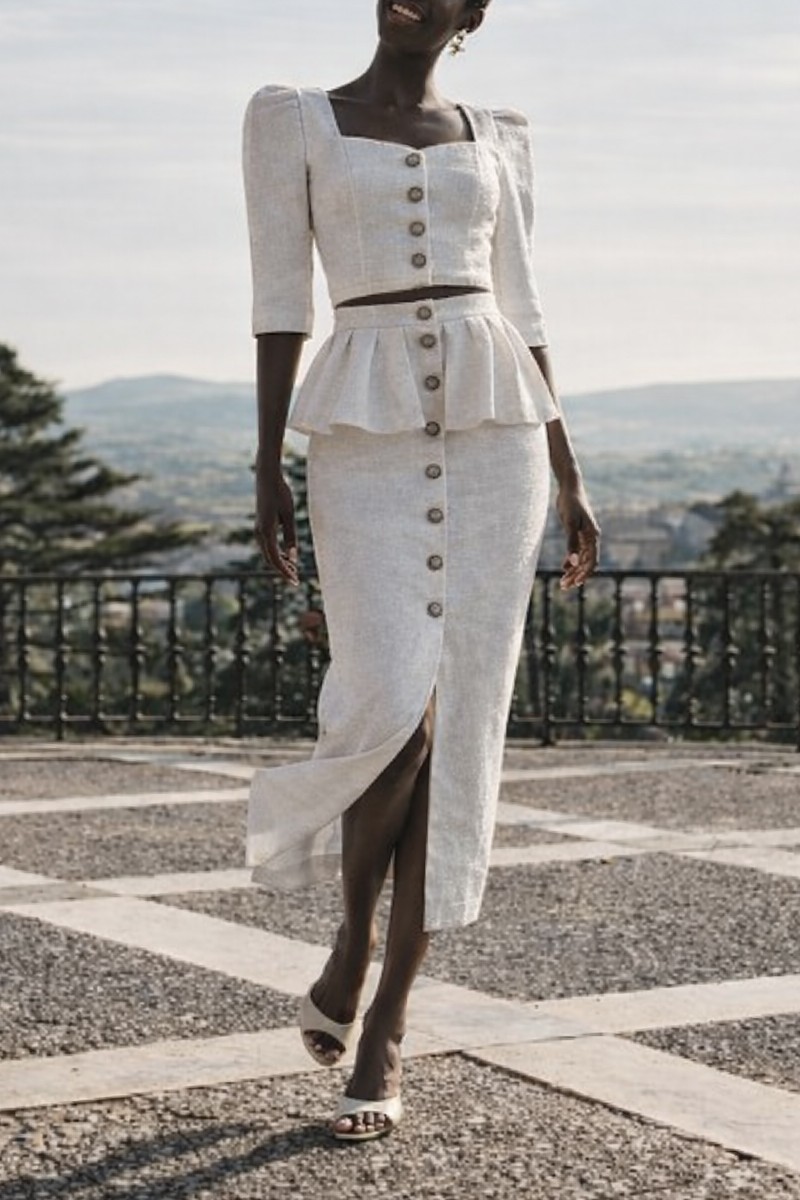 conjunto  blanco de novia top-y-falda-midi brocada con peplum y botones joya para novia civil o boda informal, mama de comunion o bautizo