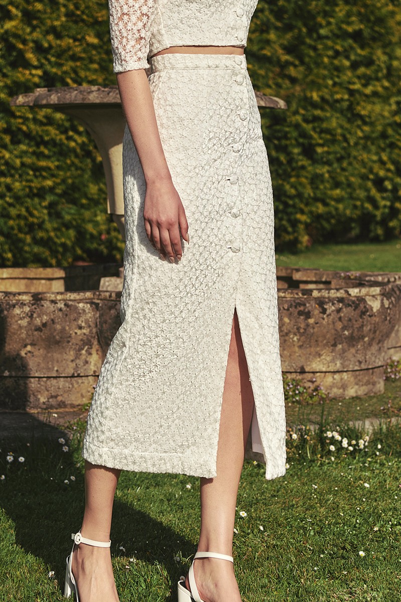falda midi con tul bordado flores y botones forrados para novia civil o boda informal, mama de comunion o bautizo