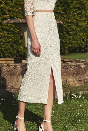 falda midi con tul bordado flores y botones forrados para novia civil o boda informal, mama de comunion o bautizo