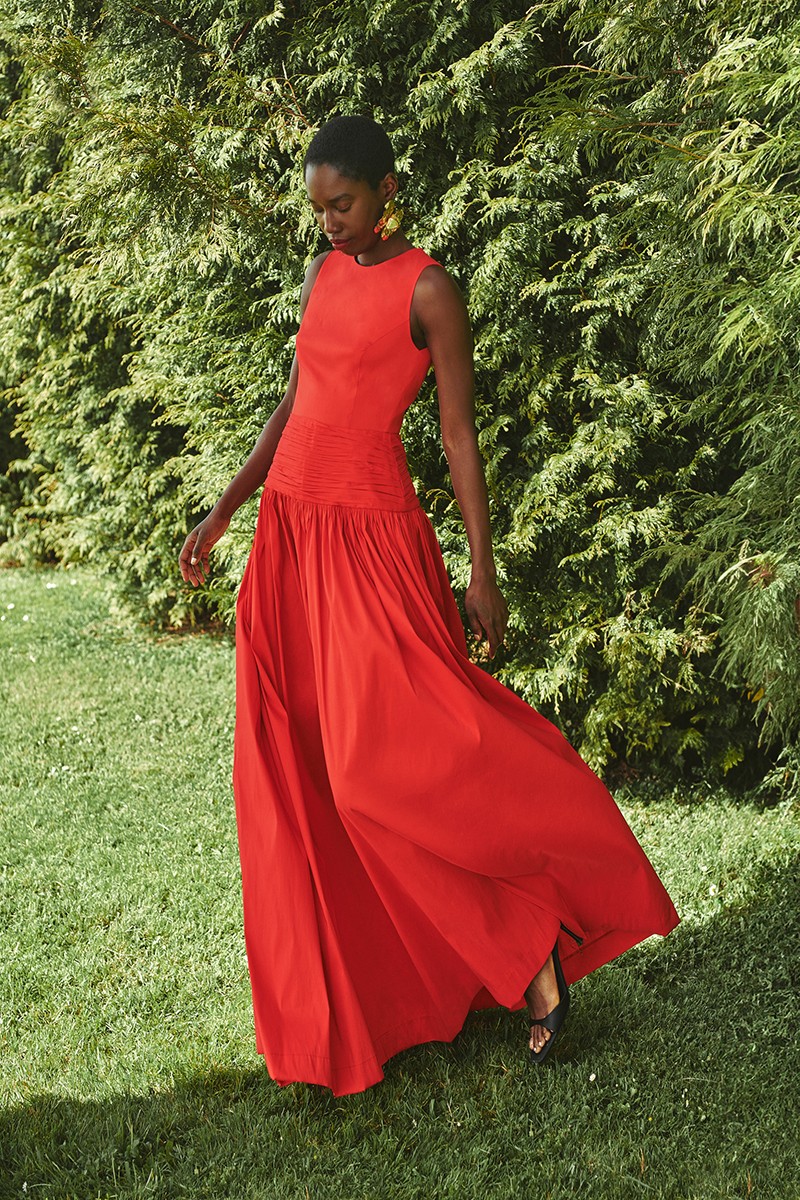 vestido de fiesta confeccionado rojo con canesú drapeado para invitada a boda, hermano del novio, hermana de la novia, fiesta, gala, red carpet,