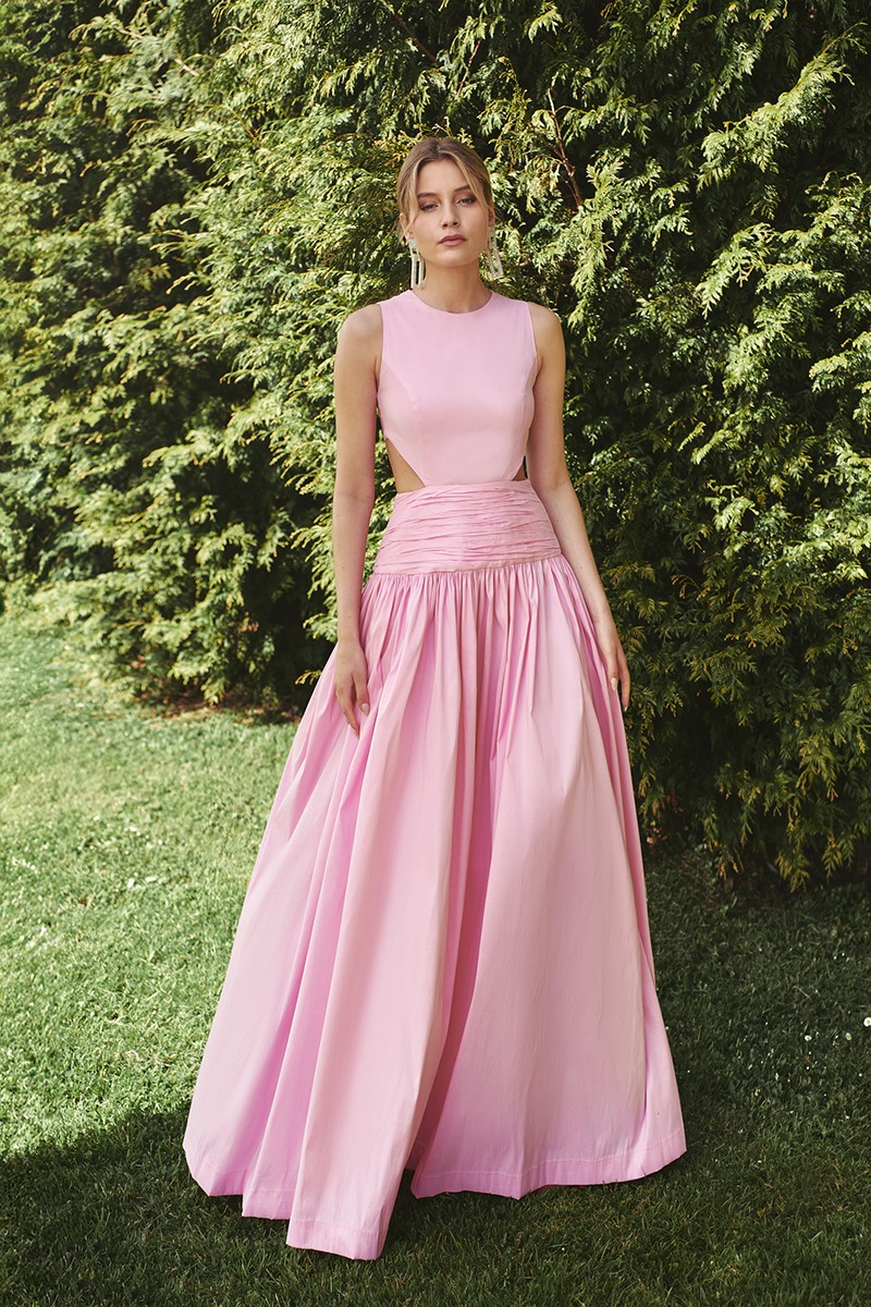 comprar vestido de fiesta confeccionado en mikado rojo con canesú drapeado para invitada a boda, hermano del novio, hermana de la novia, fiesta, gala, red carpet,