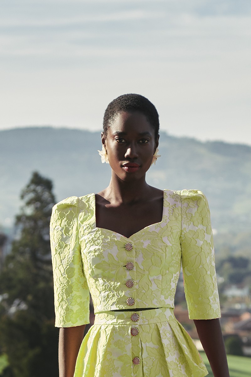 Top joya brocado lima con manga francesa escote corazon invitada boda mama de comunion o bautizo