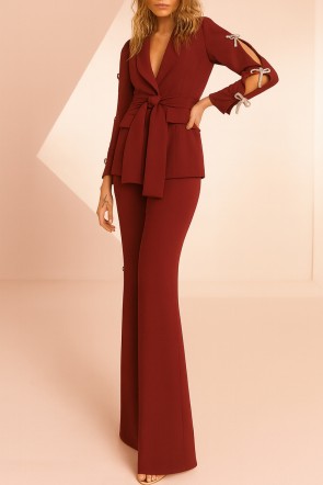 traje-chaqueta-pantalon-crepe-granate-con-blazer-manga-lazos-joya-para-eventos-de-invierno-navidad-invitadas-boda