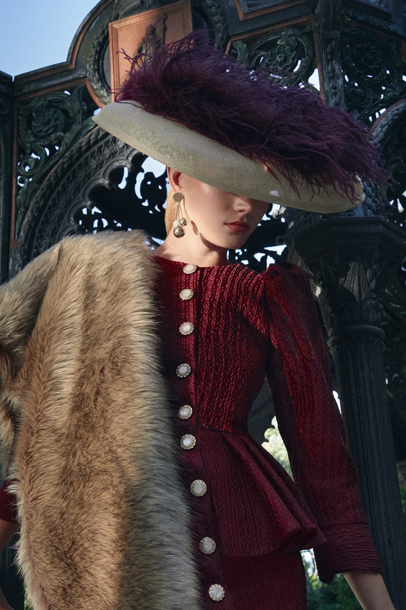 pamela-de-plumas-brudeos-marabu-avestruz-invitada-boda-otoño-invierno